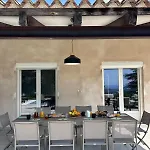 Maison *