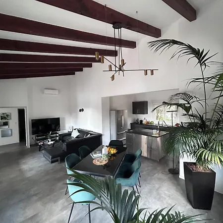 Maison - Piscine *